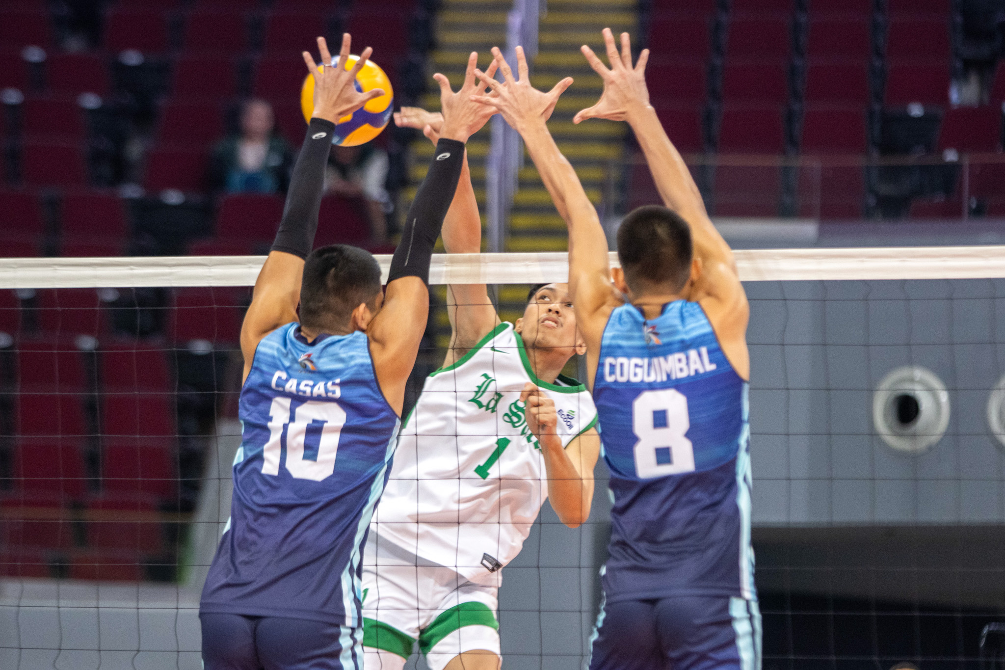 UAAP Green Spikers demolish Soaring Falcons in three sets, slide up to third seed