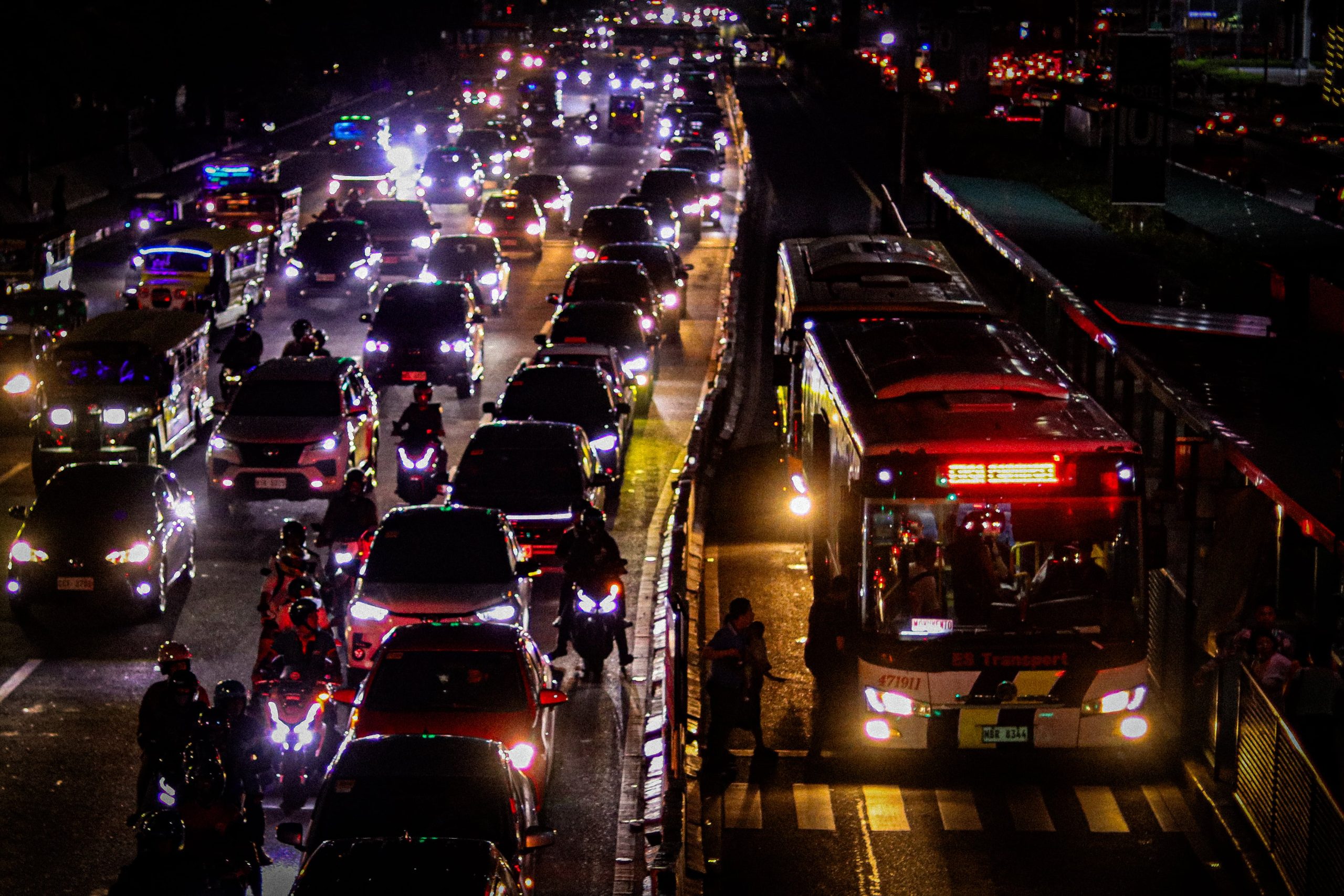 Aboard the EDSA Carousel: The wheels that move a megacity